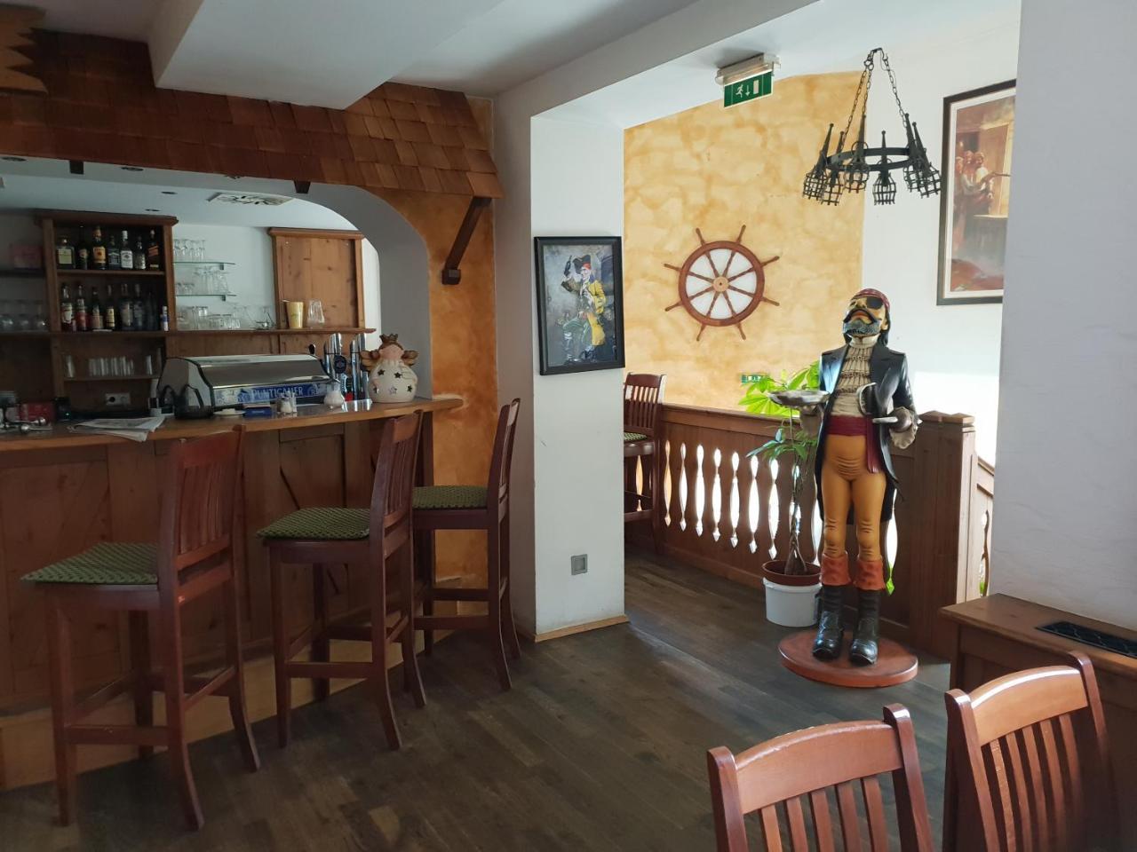 Pirates Hotel Hainburg an der Donau Zewnętrze zdjęcie